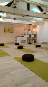 YOGA STUDIO Spirit & Motion